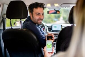 Uber & Lyft vs. Traditional Taxis in Vegas